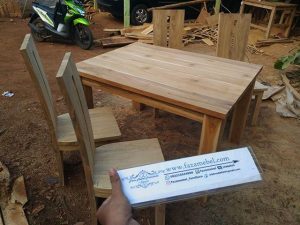 Set-Kursi-Meja-Makan-Solid-Trembesi-Jati-utuh
